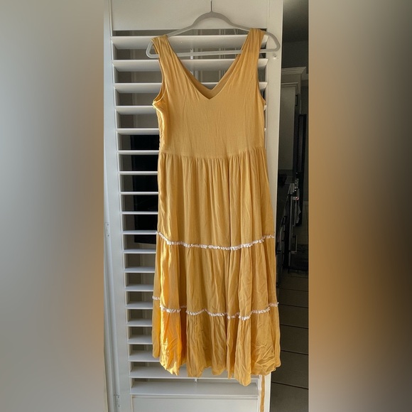 Joie Dresses & Skirts - Joie Embroidered Yellow Sleeveless Midi-dress - Excellent Condition 🌷